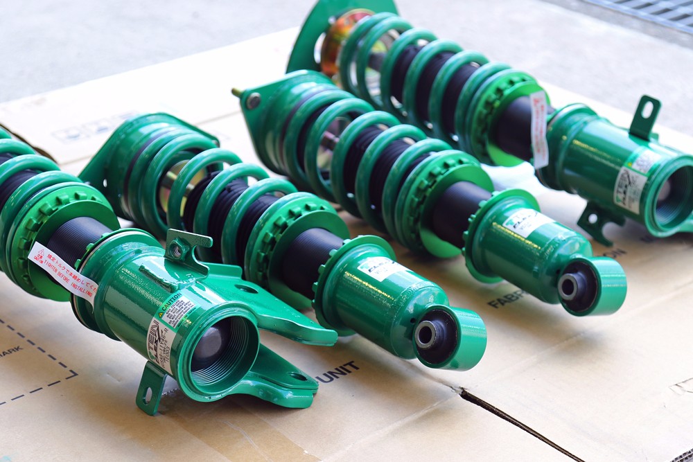 レヴォーグに Tein Flex Z お取り付け スバル レヴォーグ その他 パーツ取付 サスペンション取付 サービス事例 タイヤ館 敦賀 石川県 福井県のタイヤ カー用品ショップ タイヤからはじまる トータルカーメンテナンス タイヤ館グループ