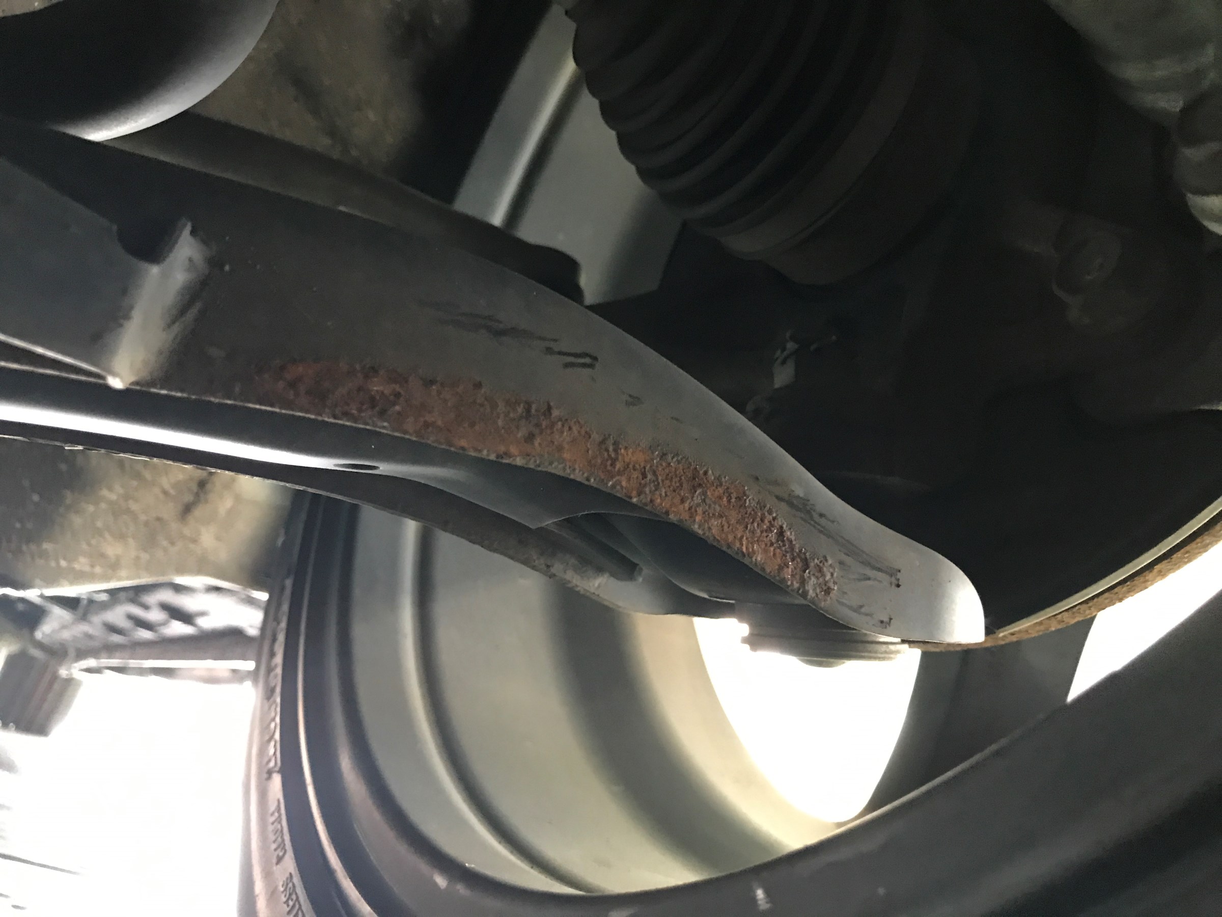 フリード 下回り塗装 ホンダ フィットハイブリッド メンテナンス商品 外装 内装取付 板金塗装 サービス事例 タイヤ館 北山 京都府 滋賀県のタイヤからはじまる トータルカーメンテナンス タイヤ館グループ