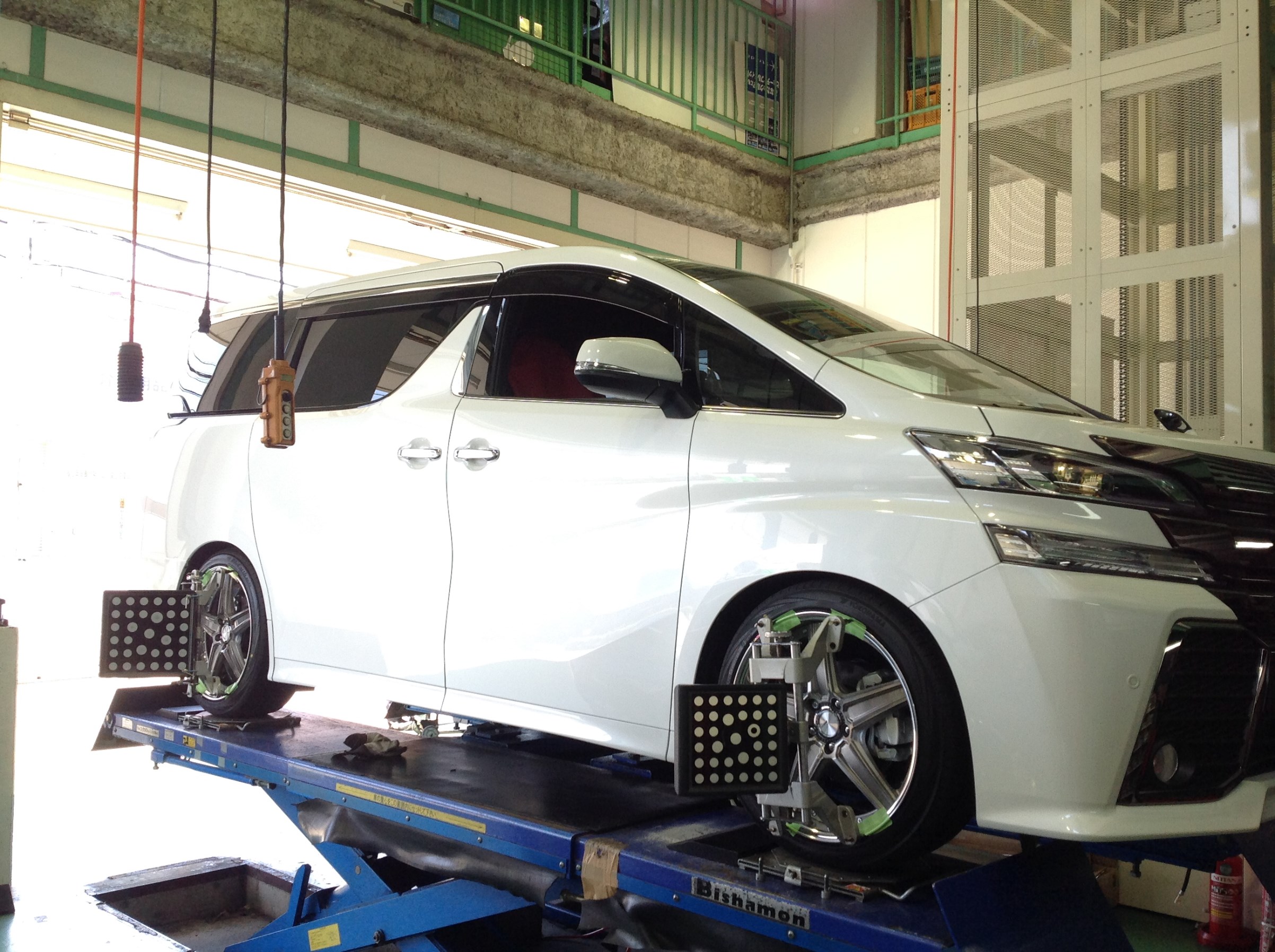 テイン車高調取り付けと慣らし走行後にアライメント調整 サービス事例 タイヤ館 西神戸 兵庫県のタイヤ カー用品ショップ タイヤからはじまる トータルカーメンテナンス タイヤ館グループ