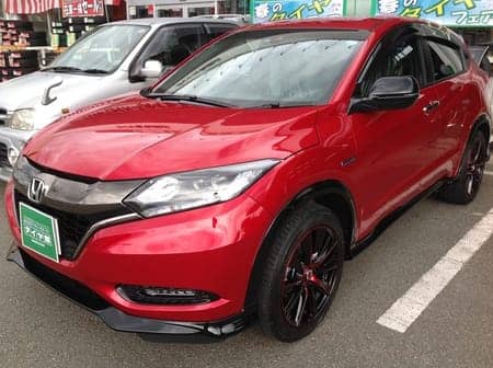 真っ赤なヴェゼルｒｓに赤ｘ黒のレイズ ベルサスをお取付け ホンダ ヴェゼルハイブリッド ホイール タイヤ ホイール関連 タイヤ ホイール交換 スタッフ日記 タイヤ館 和田山 兵庫県のタイヤ カー用品ショップ タイヤからはじまる トータルカー