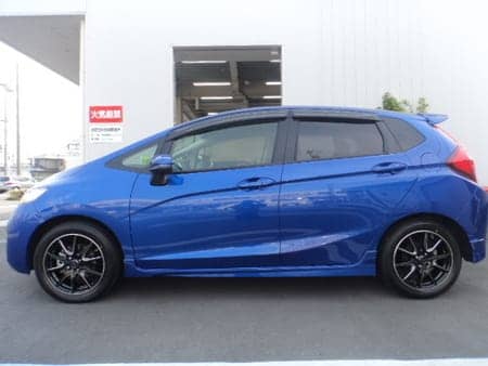 Fit3にホイールセットを取付けしました スタッフ日記 タイヤ館 春日部 タイヤからはじまる トータルカーメンテナンス タイヤ館グループ