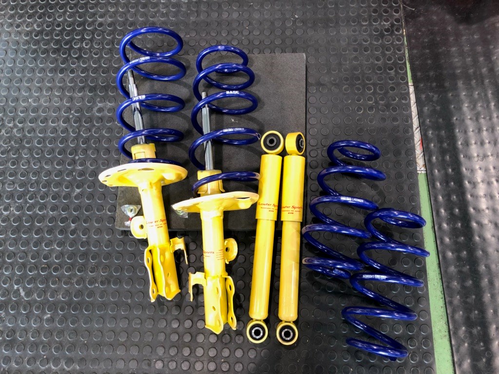 ☆トヨタ アルファード ハイブリッド ＫＹＢ ローファースポーツＫＩＴ