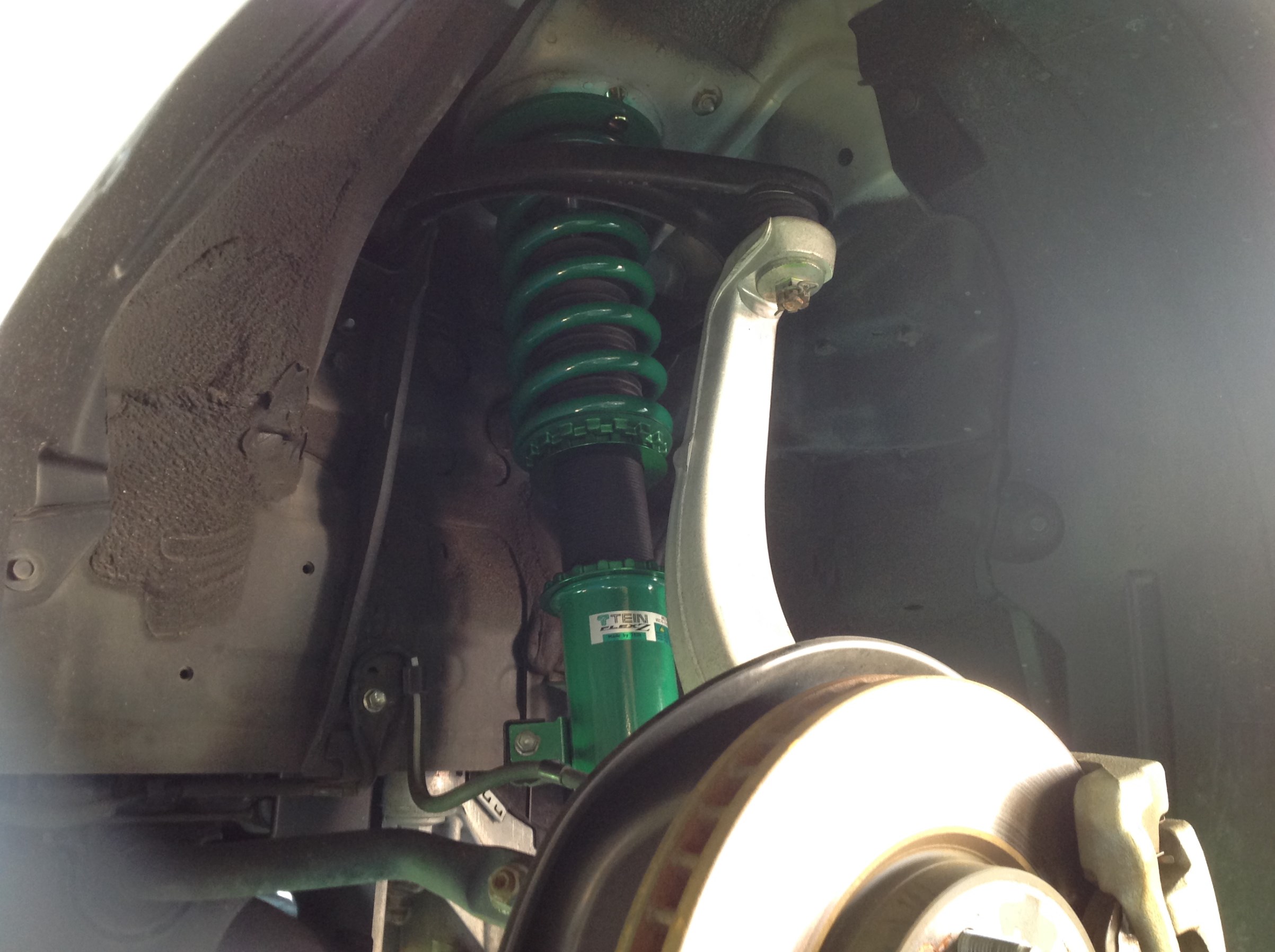 クラウンHV (AWS210) TEIN FLEX-Z 車高調取り付け | 店舗お