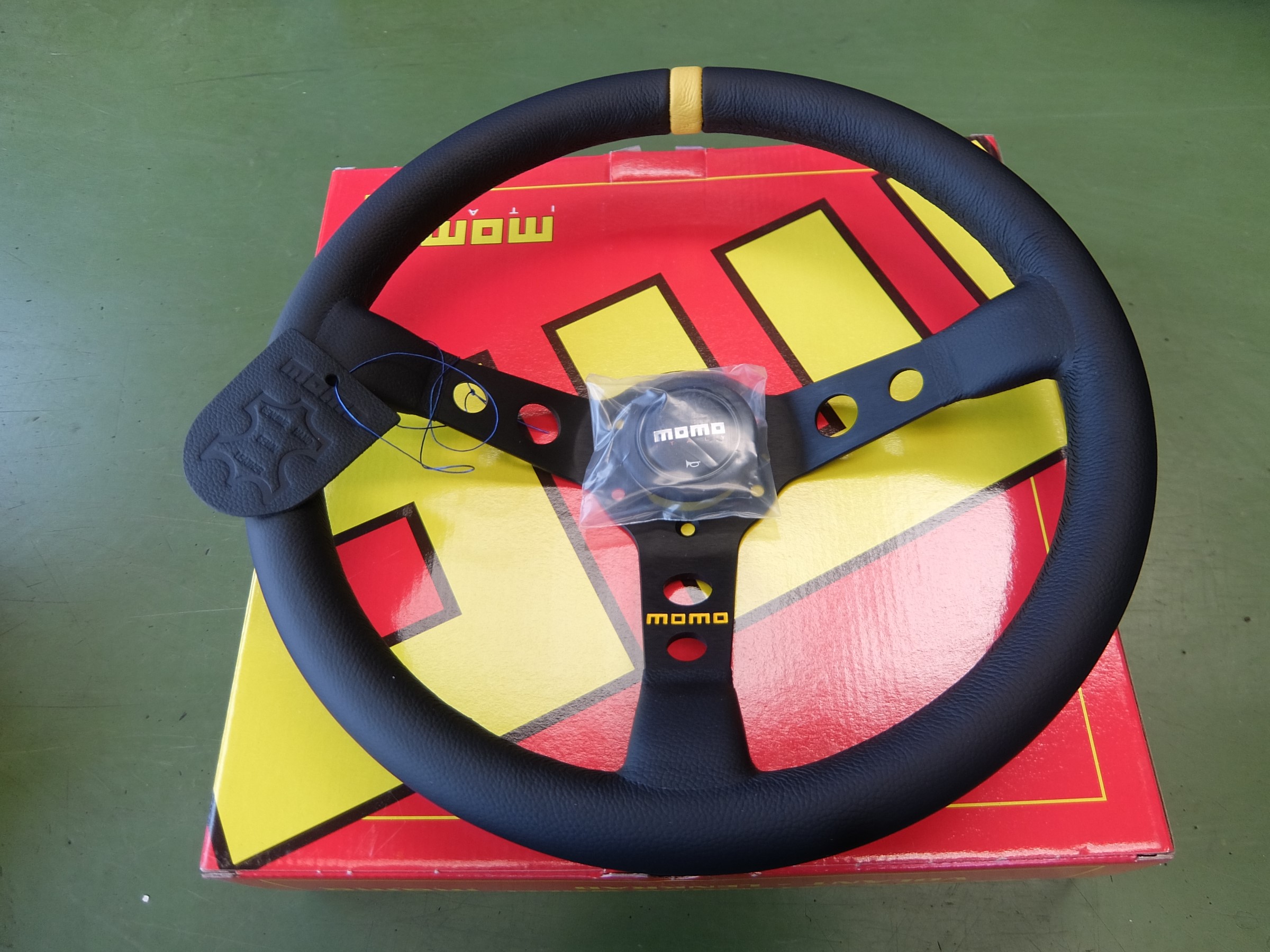 WRX S4 MOMOステアリング | 店舗おススメ情報 | タイヤ館 うしく上柏田