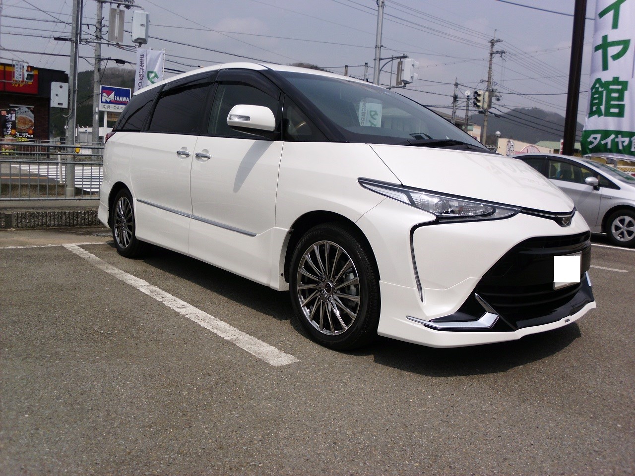 トヨタ 新型エスティマに 新作レオニス ｃｈ をお取付しました スタッフ日記 タイヤ館 和田山 兵庫県のタイヤ カー用品ショップ タイヤからはじまる トータルカーメンテナンス タイヤ館グループ
