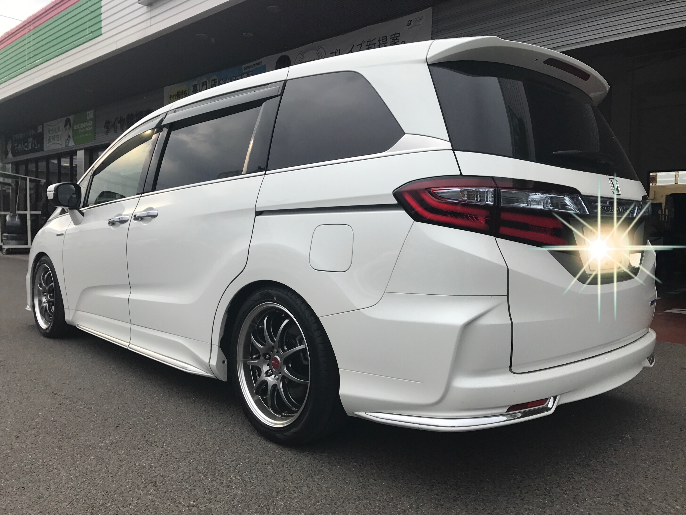 オデッセイハイブリッド 車高調 インチアップでクールに変身 ホンダ オデッセイ ホイール タイヤ ホイール関連 ホイール防サビコーティング サービス事例 タイヤ館 福島 福島県のタイヤ カー用品ショップ タイヤからはじまる トータルカーメンテナンス