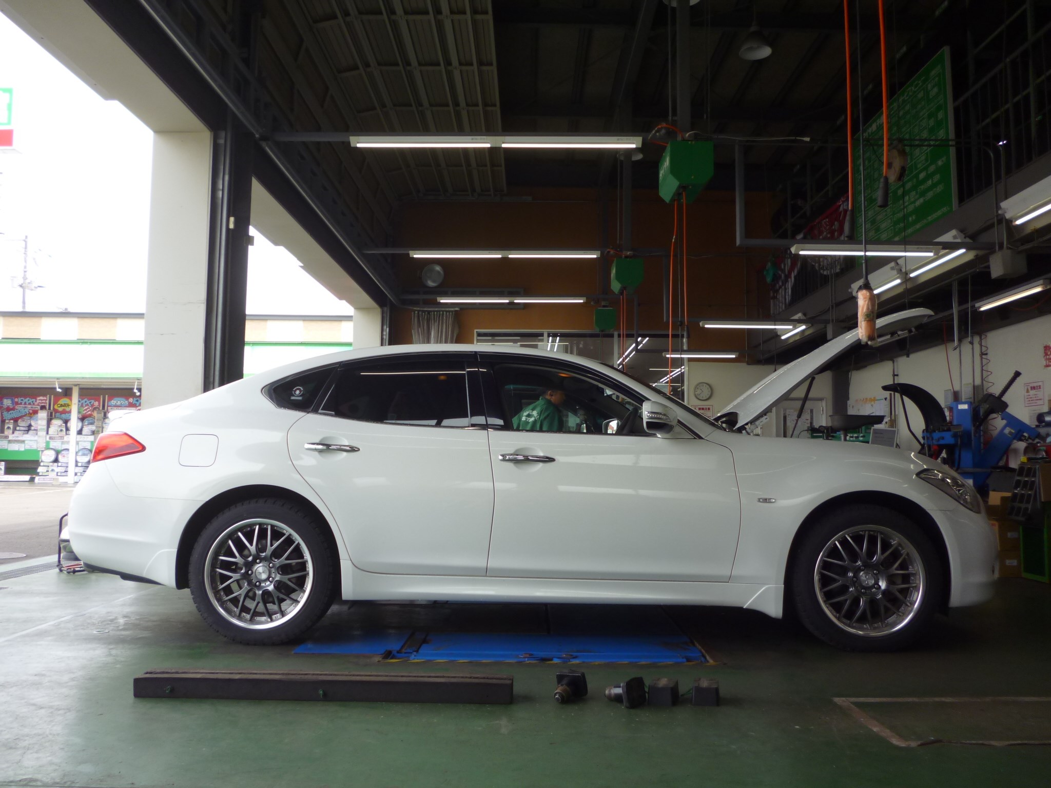 希少 黒入荷！ 51フーガ車高調 サスペンション - www.quali.ind.br