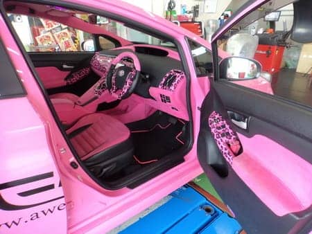 Awesomeデモカー どピンクなプリウス スタッフ日記 タイヤ館 春日部 タイヤからはじまる トータルカーメンテナンス タイヤ館グループ