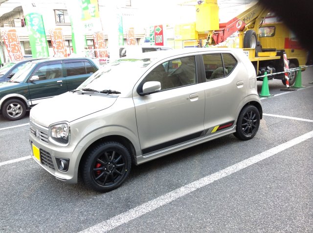 アルトワークスにアルミセット取付 スズキ アルトワークス4wd タイヤ タイヤ ホイール関連 タイヤ ホイール交換 サービス事例 タイヤ館 高津 神奈川県のタイヤ カー用品ショップ タイヤからはじまる トータルカーメンテナンス タイヤ館グループ