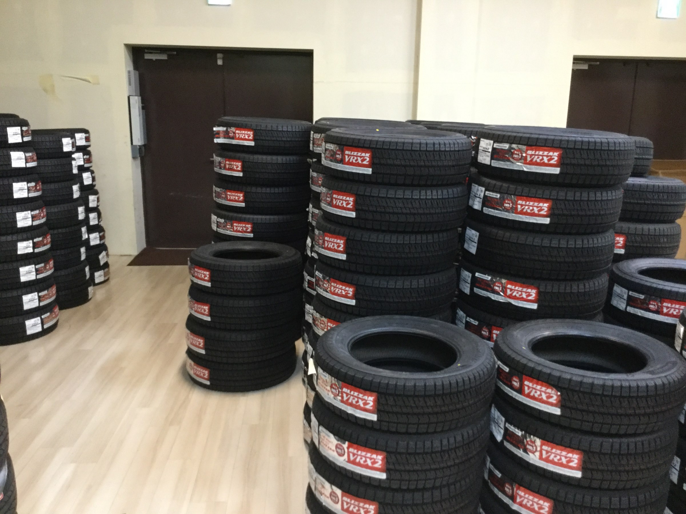 スタッドレスまたまた入荷 スタッフ日記 タイヤ館 イオンタウン稲毛長沼 タイヤからはじまる、トータルカーメンテナンス タイヤ館グループ