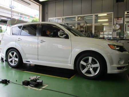 アウトランダーに車高調 スタッフ日記 タイヤ館 小松川 東京都のタイヤ カー用品ショップ タイヤからはじまる トータルカーメンテナンス タイヤ館グループ