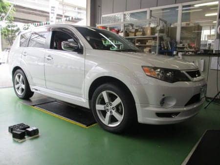 アウトランダーに車高調 スタッフ日記 タイヤ館 小松川 東京都のタイヤ カー用品ショップ タイヤからはじまる トータルカーメンテナンス タイヤ館グループ