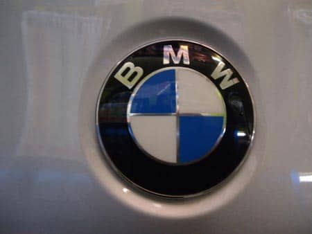ブランドエンブレムの由来 ｂｍｗ スタッフ日記 タイヤ館 西荻窪 東京都のタイヤ カー用品ショップ タイヤからはじまる トータルカーメンテナンス タイヤ館グループ