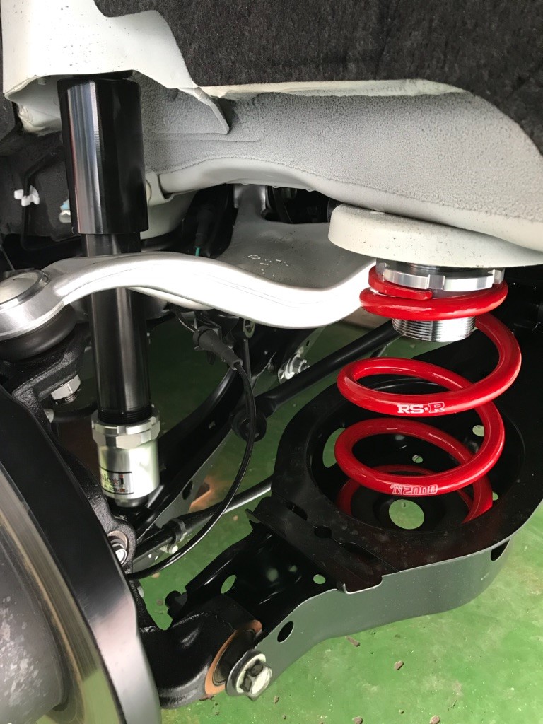 E52エルグランド RSR車高調「Basic☆i」取付 | 日産 エルグランド