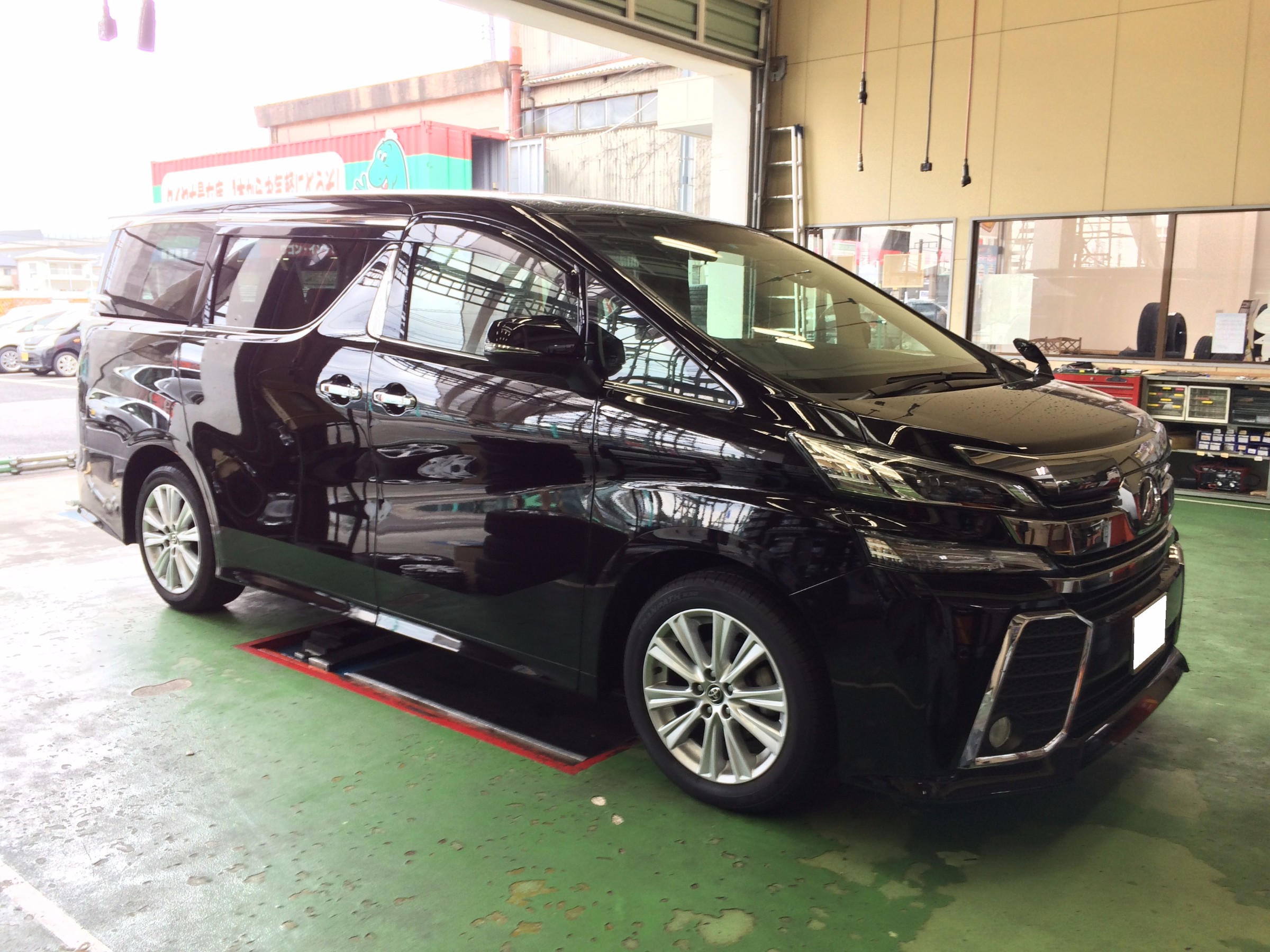 ヴェルファイアに車高調取付け トヨタ ヴェルファイア パーツ取付 サスペンション取付 スタッフ日記 作業編 タイヤ館 松江南 タイヤからはじまる トータルカーメンテナンス タイヤ館グループ