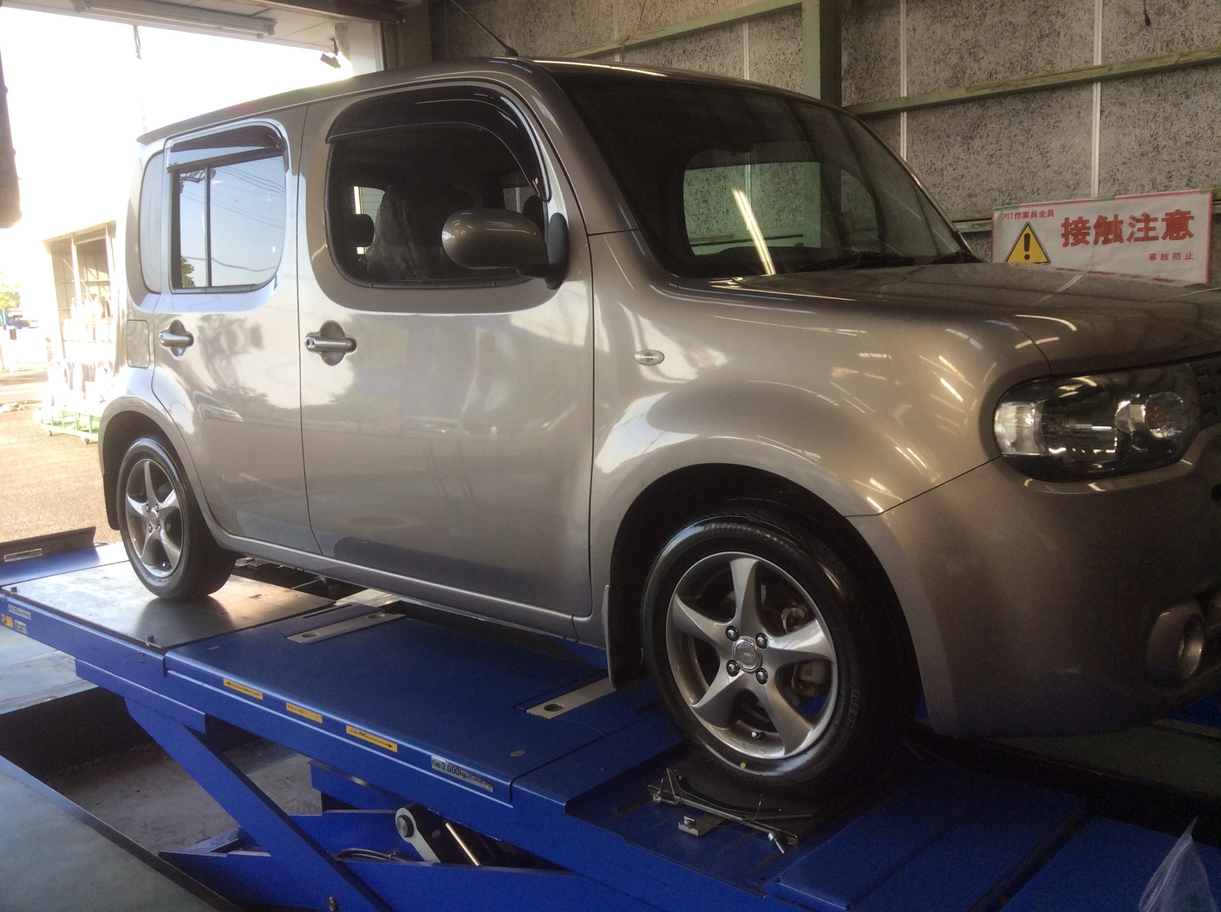 日産：キューブ タイヤ＋ホイール取付作業 | 日産 キューブ | 総和店