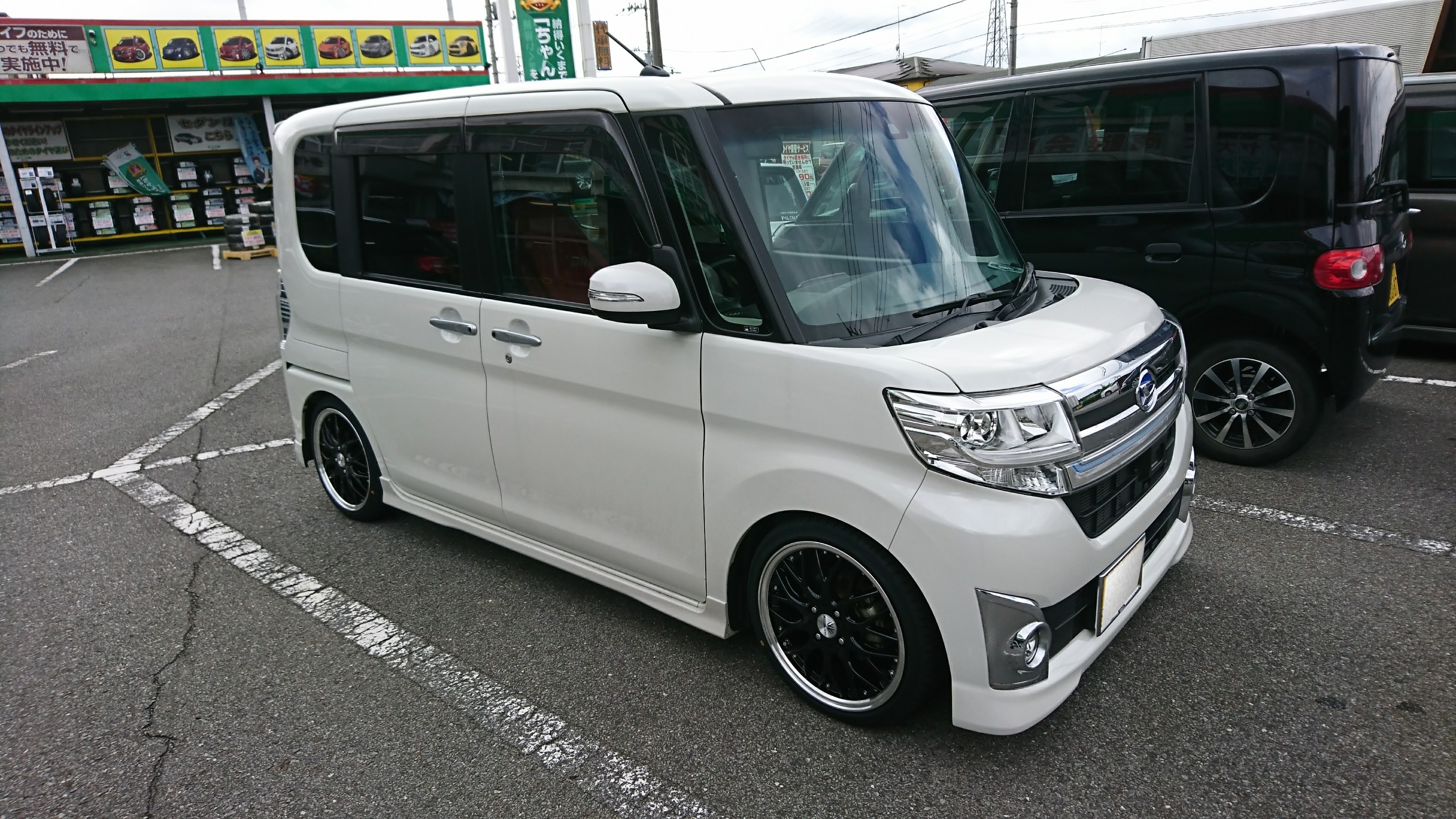 タントla600s 車高調取付 ホイール ダイハツ タント その他 パーツ取付 足回り関係取付 谷田部店の作業記録 タイヤ館 つくば谷田部 茨城県のタイヤ カー用品ショップ タイヤからはじまる トータルカーメンテナンス タイヤ館グループ