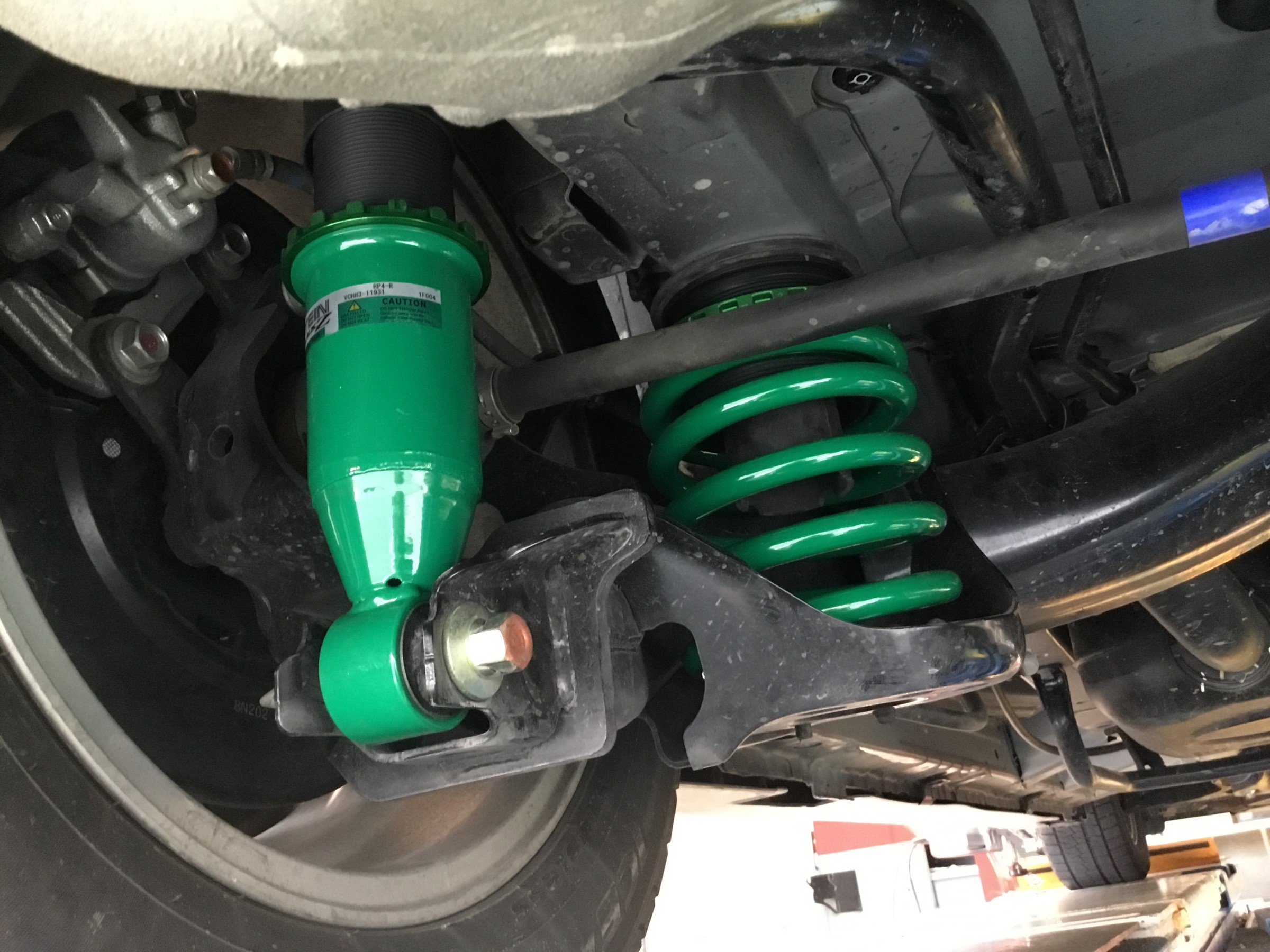 ☆ホンダ ステップワゴンスパーダ 車高調(TEIN FLEX Z)取付