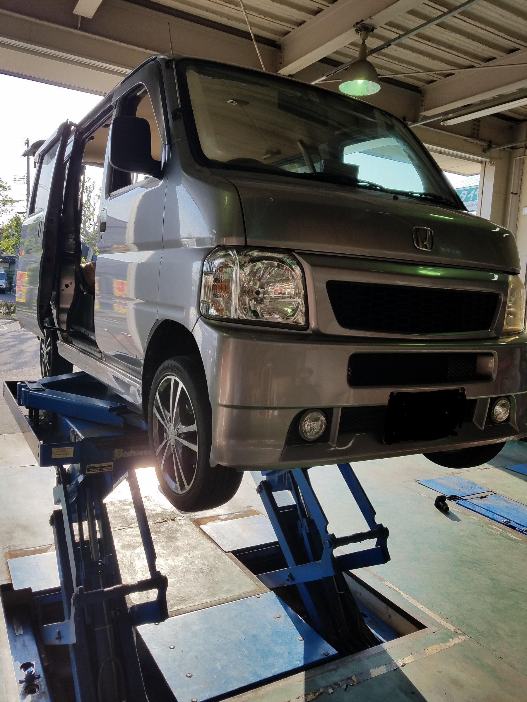 ホンダ バモスのオイル交換 ホンダ バモス サービス事例 タイヤ館 秋田 秋田県のタイヤ カー用品ショップ タイヤからはじまる トータルカーメンテナンス タイヤ館グループ
