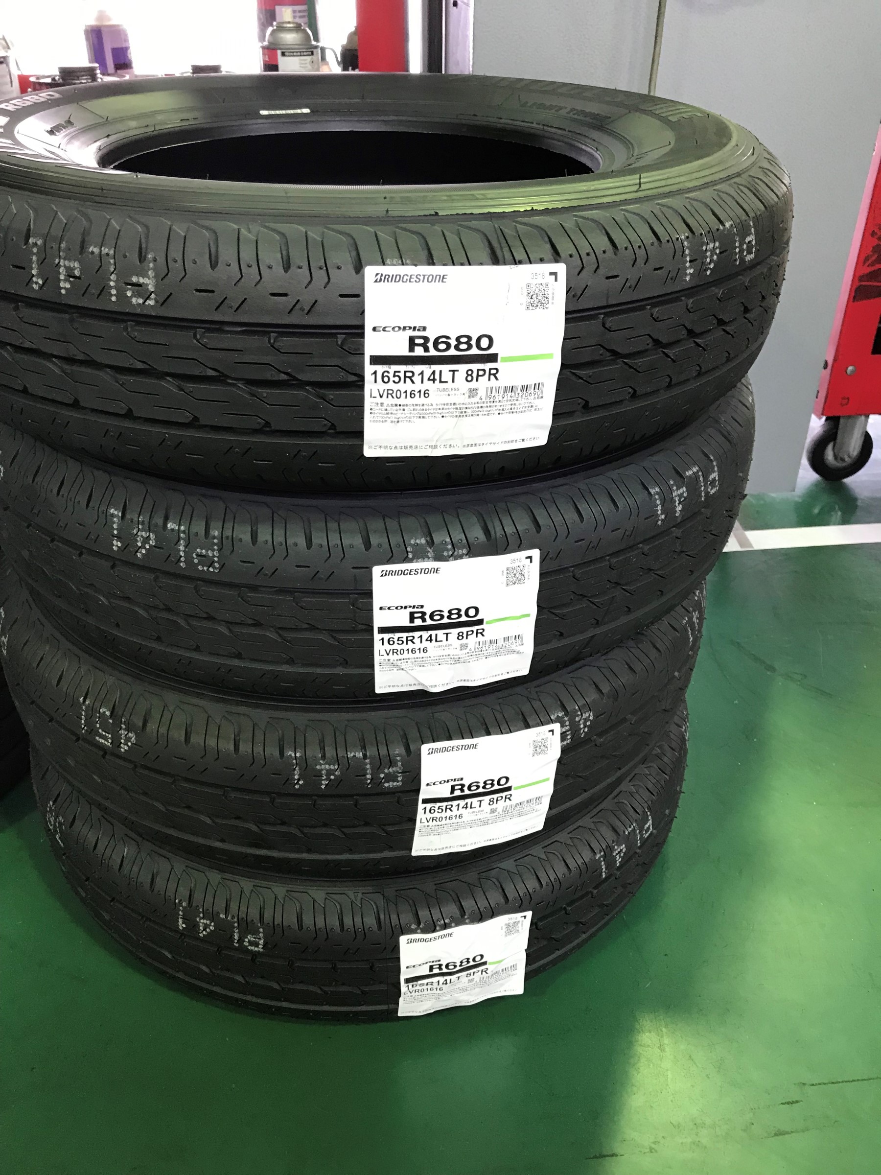 185/R14 LT バンタイヤ　114.3 5穴 185/R14 LT バンタイヤ 114.3 5穴 - メルカリ