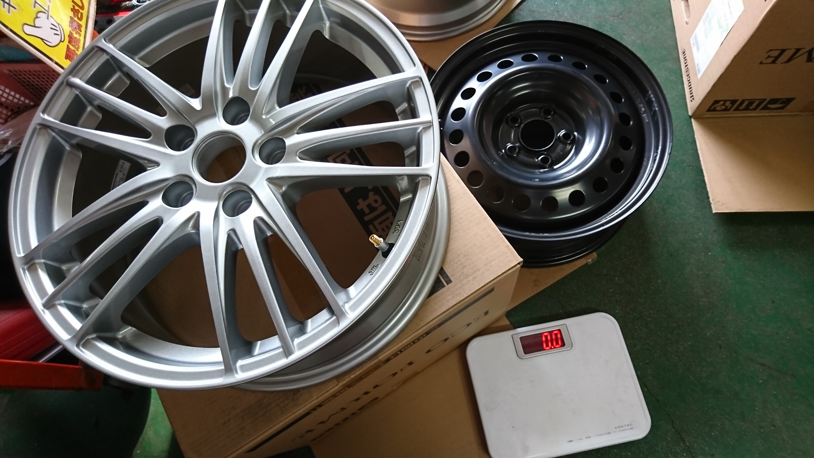 純正スチールホイール → ブリヂストン製アルミホイールへ | 日産