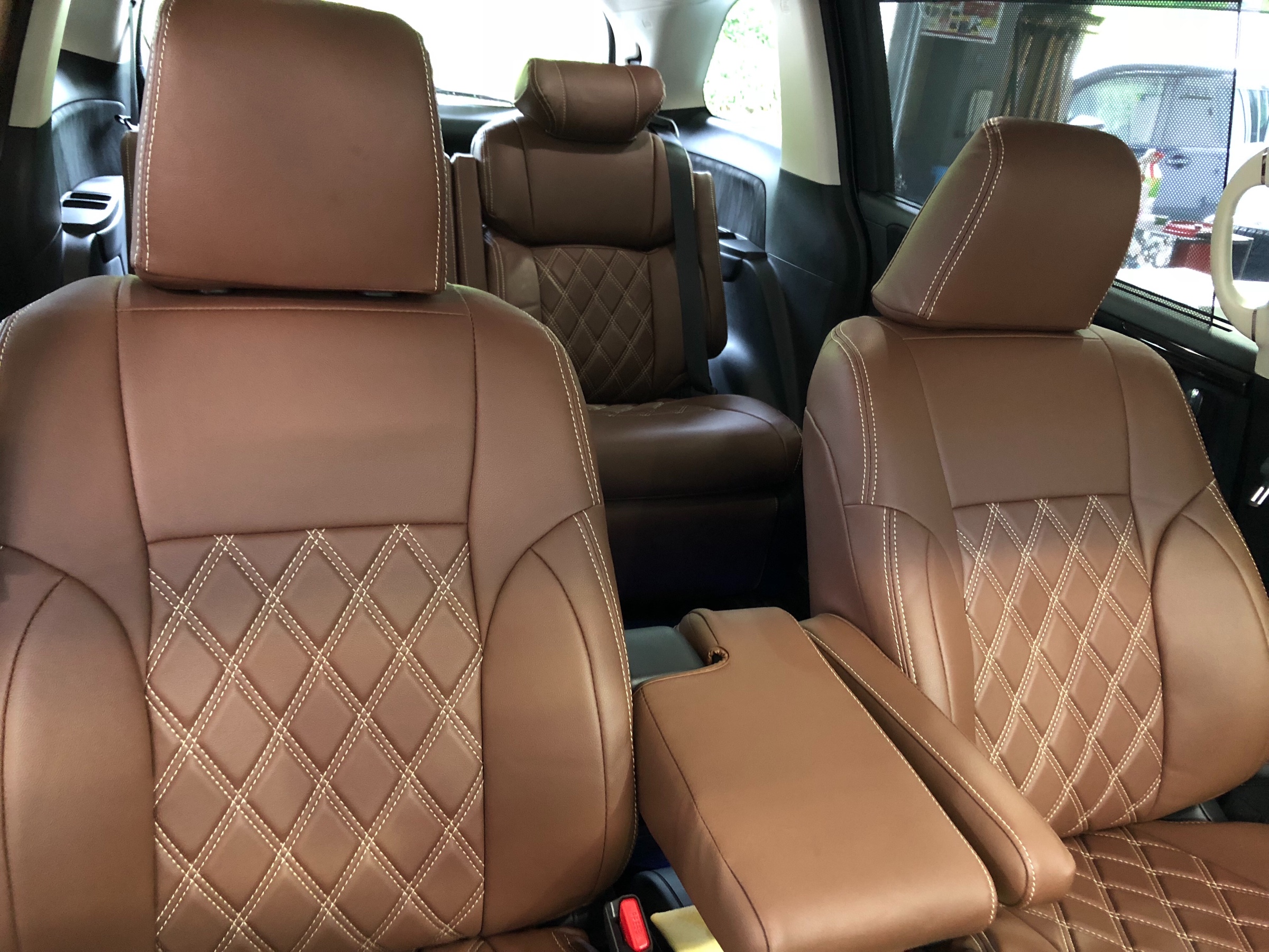 イメージ激変 クラッツィオ シートカバー取り付け スタッフ日記 タイヤ館 富谷 宮城県のタイヤ カー用品ショップ タイヤからはじまる トータルカーメンテナンス タイヤ館グループ