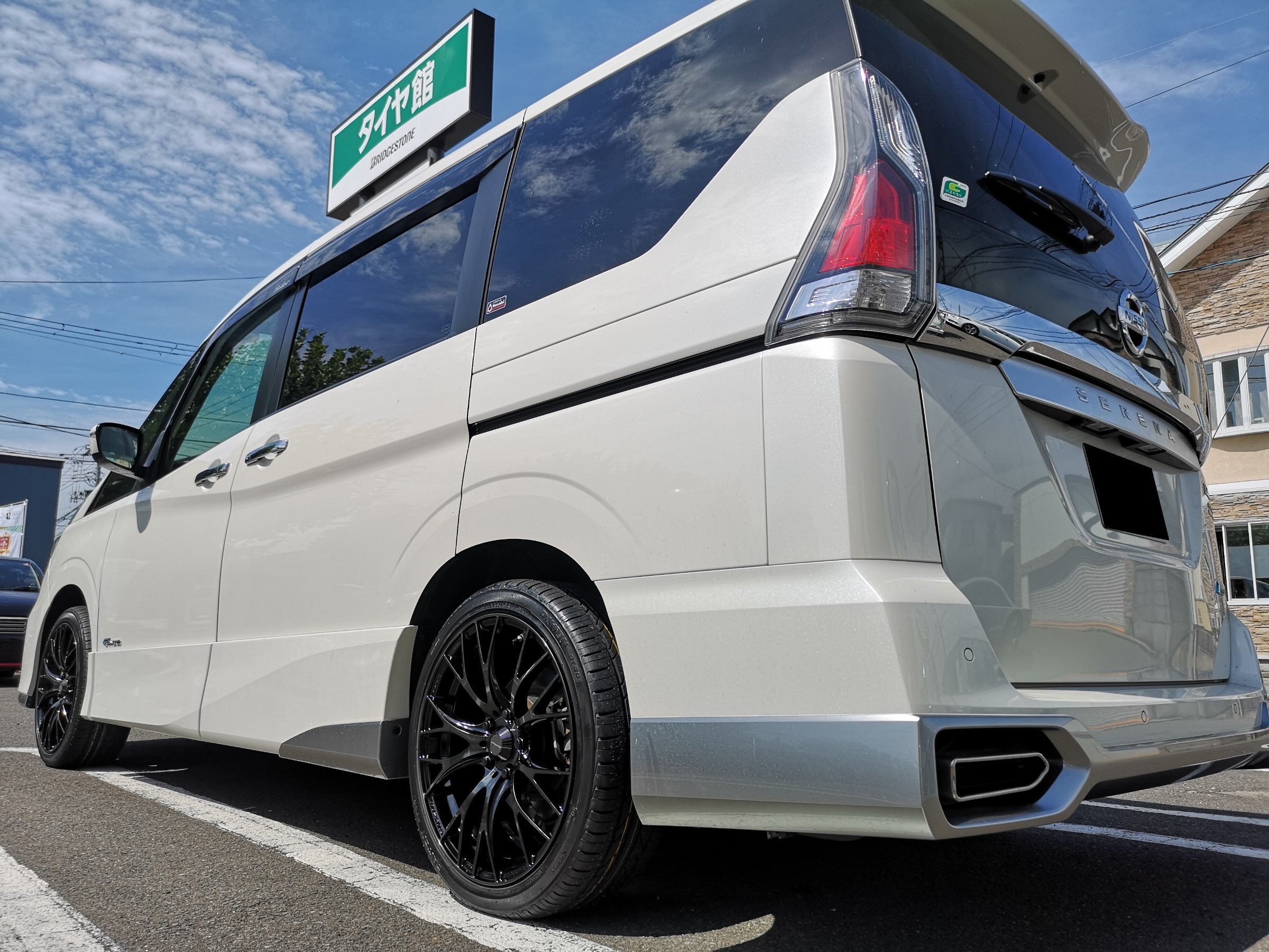 日産セレナに ウェッズスポーツSA-20R装着 TPMSを添えて | 日産 セレナ
