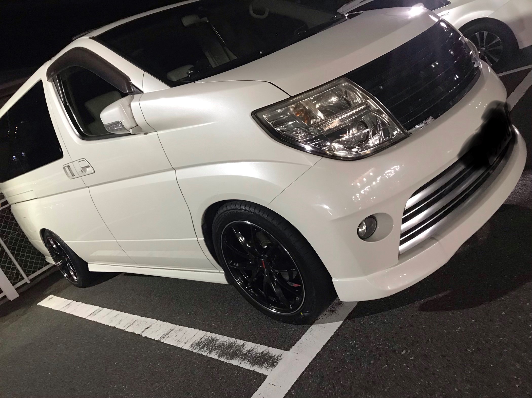 ｅ５１ エルグランド ｒｙａｓ ｇ２５ １９インチ テイン フレックスａ 日産 エルグランド ホイール パーツ取付 サスペンション取付 サービス事例 タイヤ館 守山 京都府 滋賀県のタイヤからはじまる トータルカーメンテナンス タイヤ館グループ