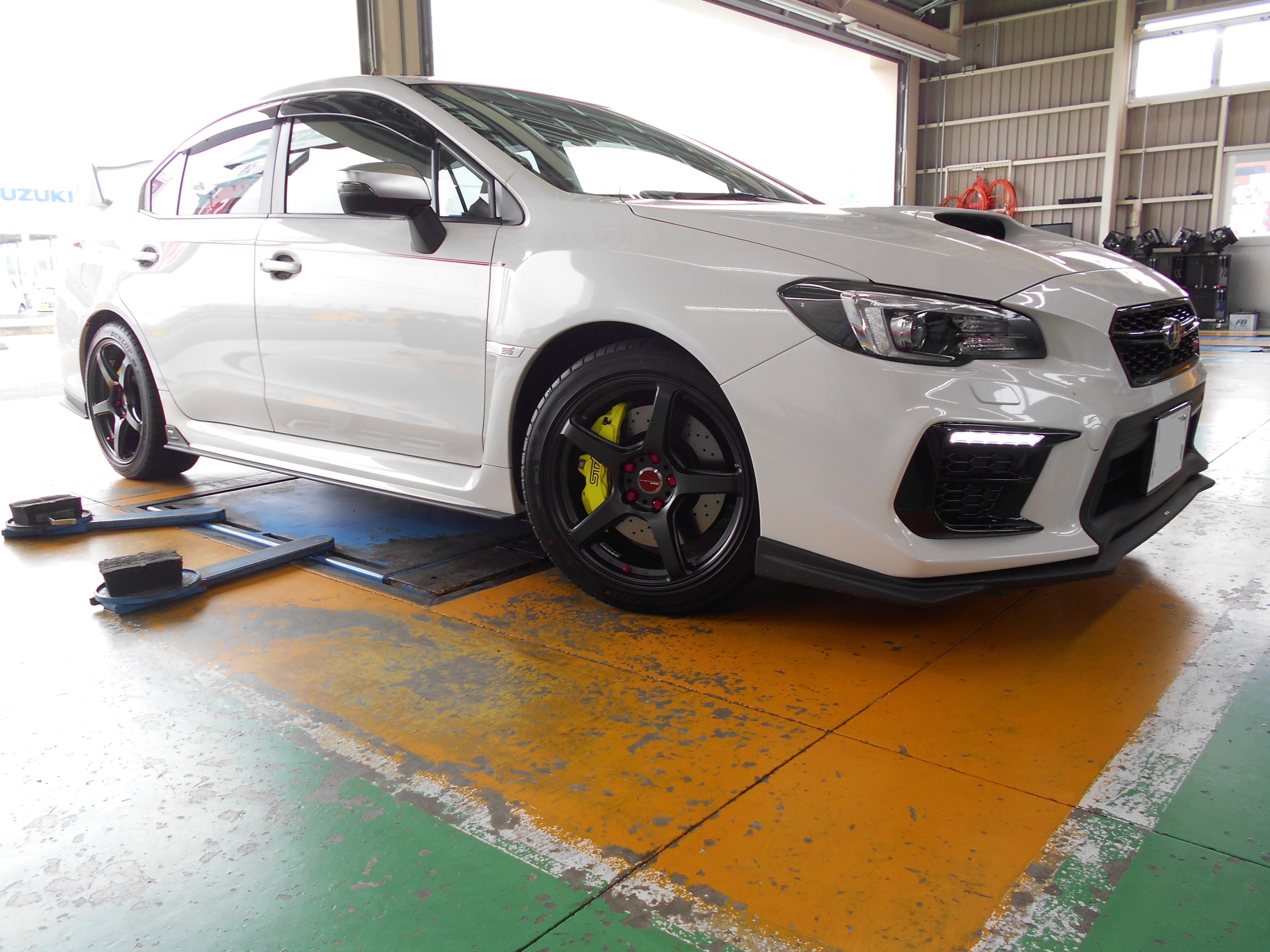 Wrx Sti アルミホイール交換 スバル Wrx Sti ホイール サービス事例 タイヤ館 水沢 タイヤからはじまる トータルカーメンテナンス タイヤ館グループ