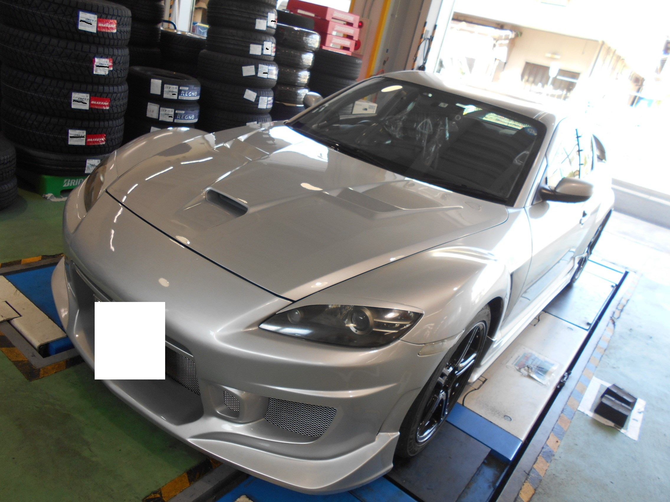 RX-8 エアロボンネット取り付け | サービス事例 | タイヤ館 鳴海 ...