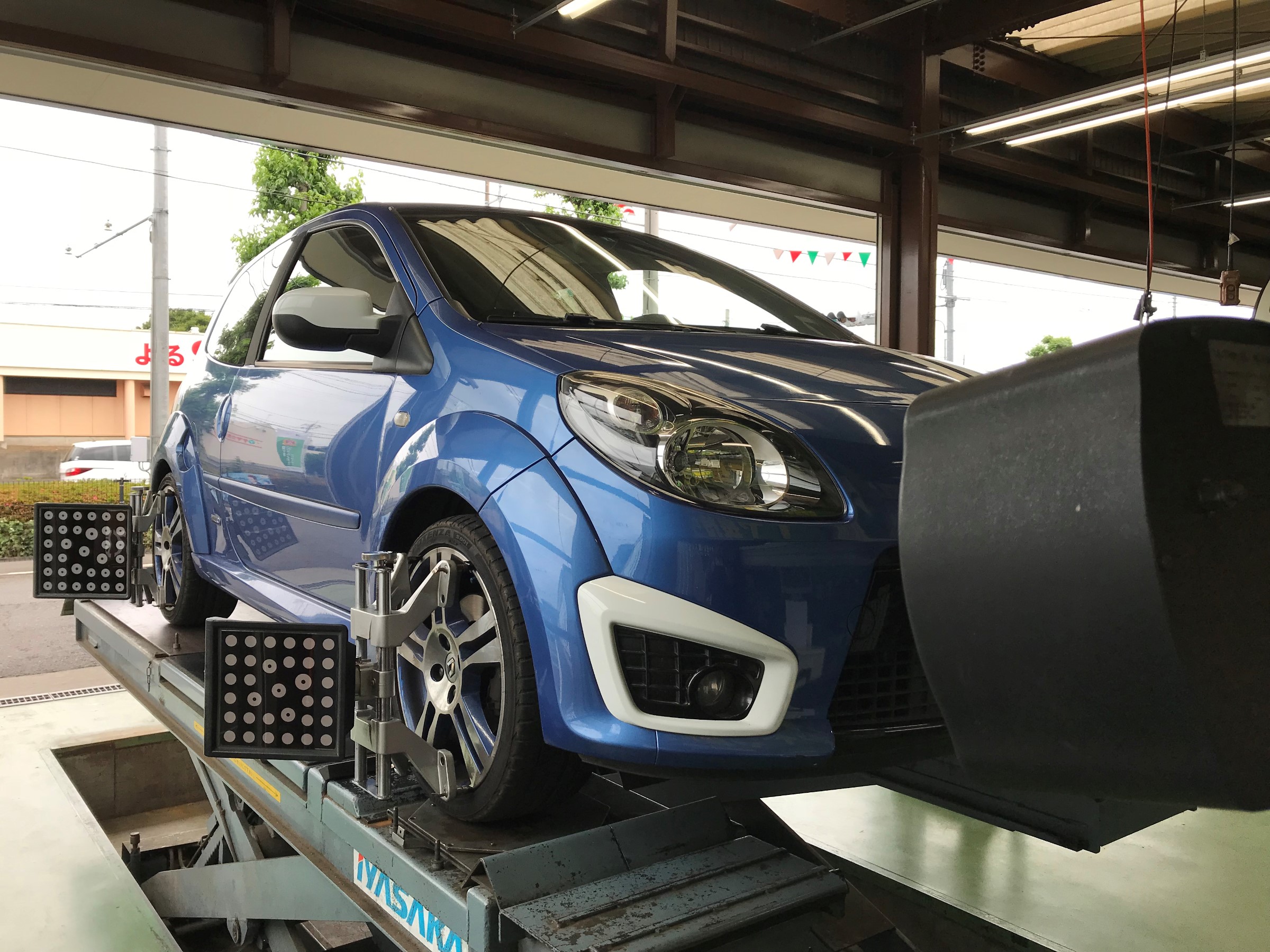 時は来た。 | ルノー トゥインゴ その他 その他 > 車検 | スタッフ日記 | タイヤ館 うしく上柏田 | 茨城県のタイヤ、カー用品ショップ  タイヤからはじまる、トータルカーメンテナンス タイヤ館グループ