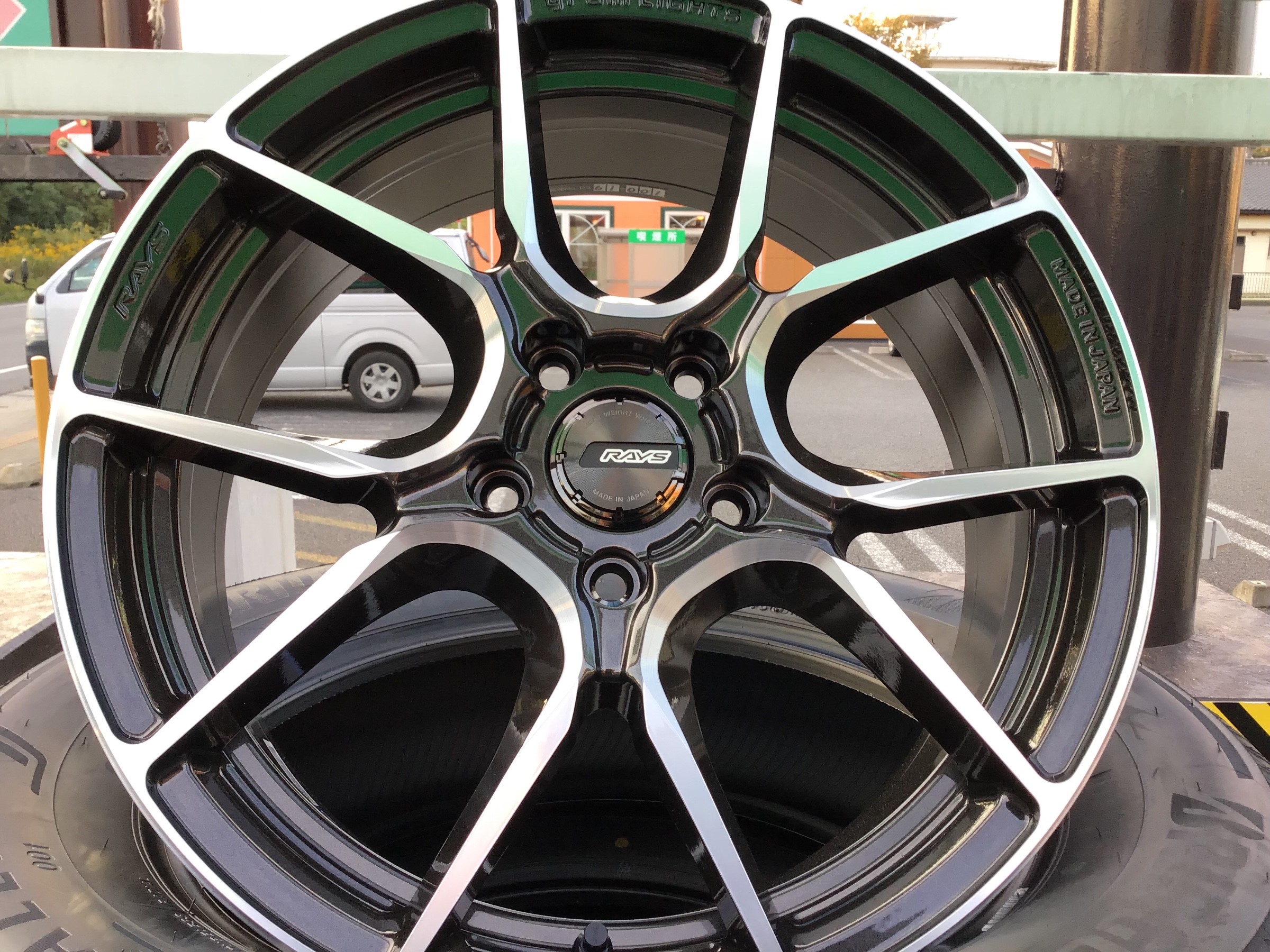 オススメのホイール紹介 お知らせ タイヤ館 幕張 千葉県のタイヤ カー用品ショップ タイヤからはじまる トータルカーメンテナンス タイヤ館グループ