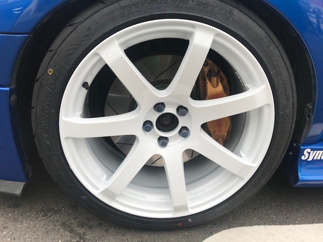 インプレッサにエンケイPF07 リミテッドエディション パールホワイト