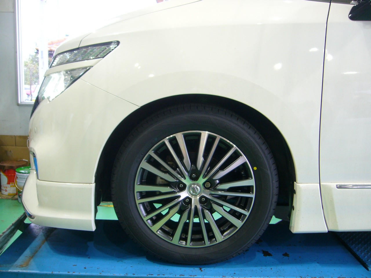 日産エルグランド TEIN FLEX-A & EDFC 取り付け | 店舗おススメ