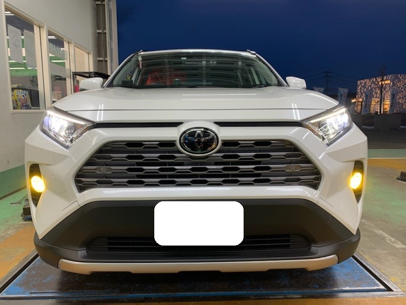 新型ＲＡＶ４ フォグランプ交換 | トヨタ RAV4 その他 パーツ取付 