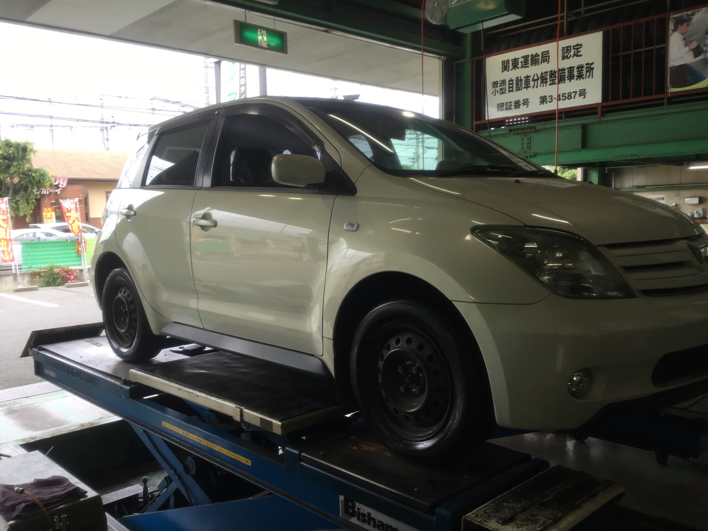 最大68%OFFクーポン TOYOTA イスト NCP61 ヘッドライト 助手席側