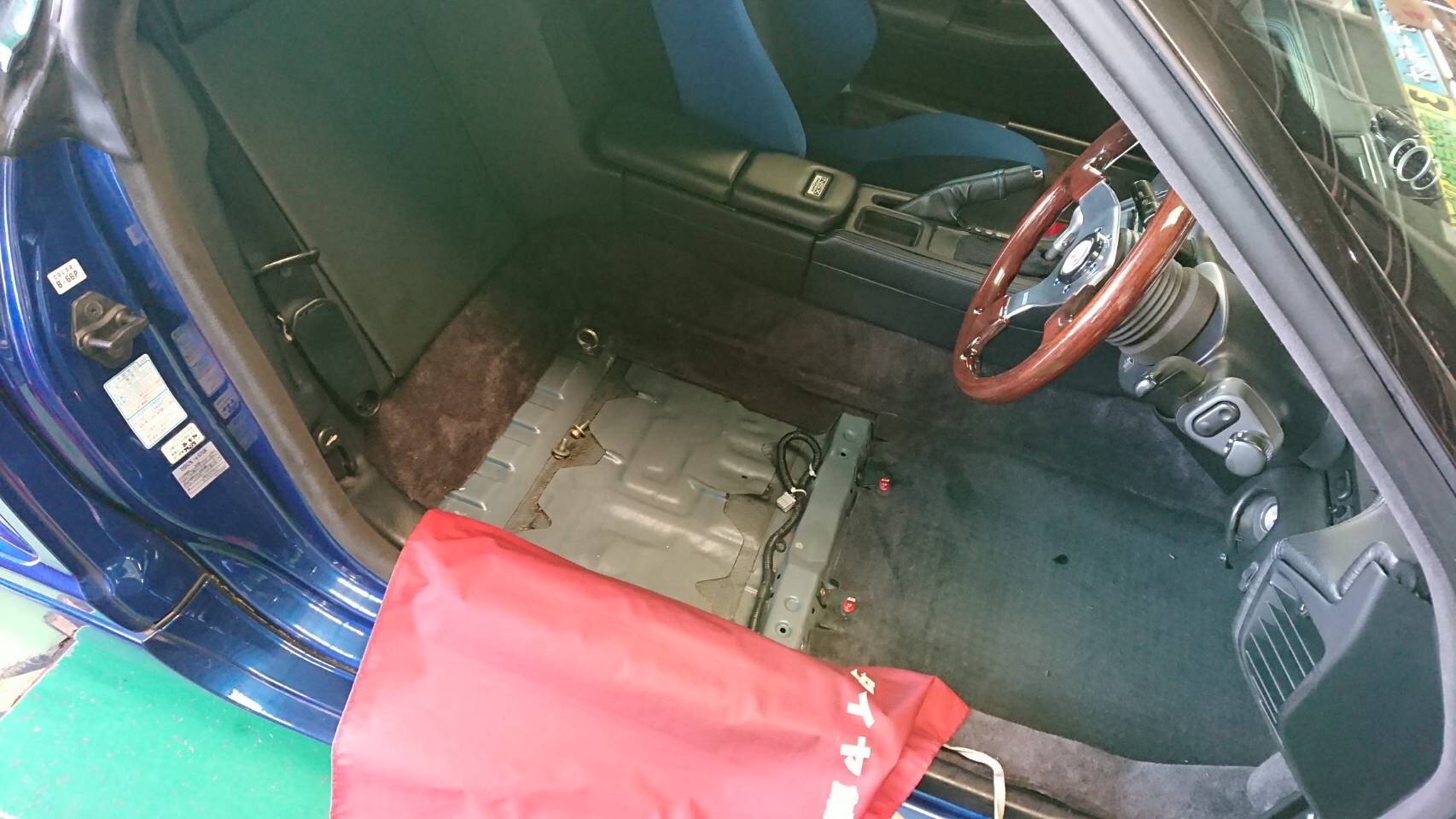 Nsxにbrideシート取り付けしました ホンダ Nsx その他 パーツ取付 各種用品取付 技術サービス施工事例 タイヤ館 福岡東 タイヤからはじまる トータルカーメンテナンス タイヤ館グループ