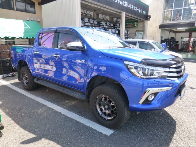 トヨタ ハイラックス リフトアップ サービス事例 タイヤ館 阿見 茨城県のタイヤ カー用品ショップ タイヤからはじまる トータルカーメンテナンス タイヤ館グループ