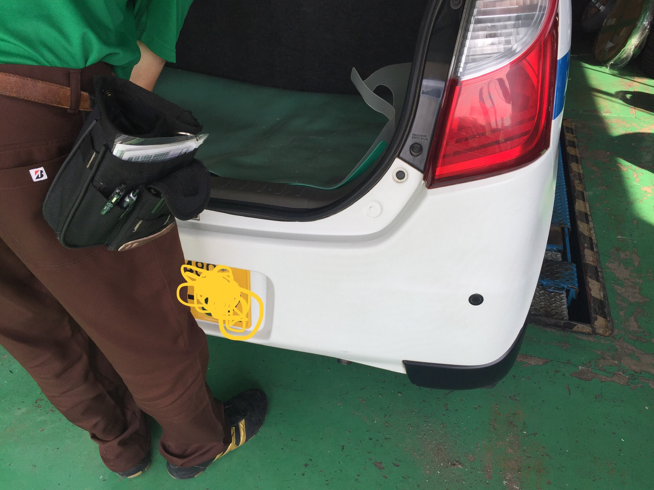 コーナーセンサー取り付け その他 パーツ取付 各種用品取付 サービス事例 タイヤ館 武雄 タイヤからはじまる トータルカーメンテナンス タイヤ館グループ