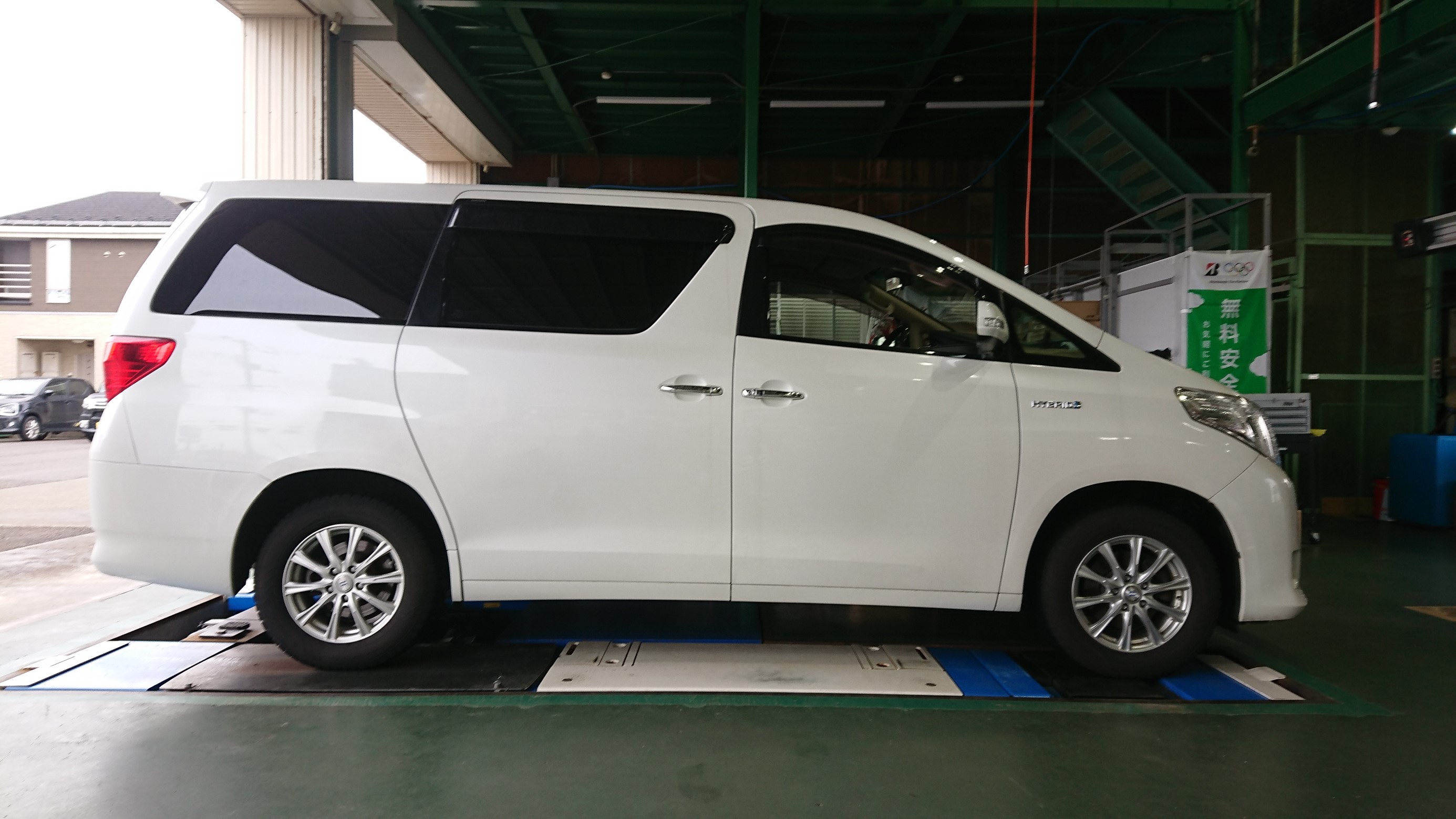 20アルファード ハイブリッド 車高調取り付け | スタッフ日記 | タイヤ