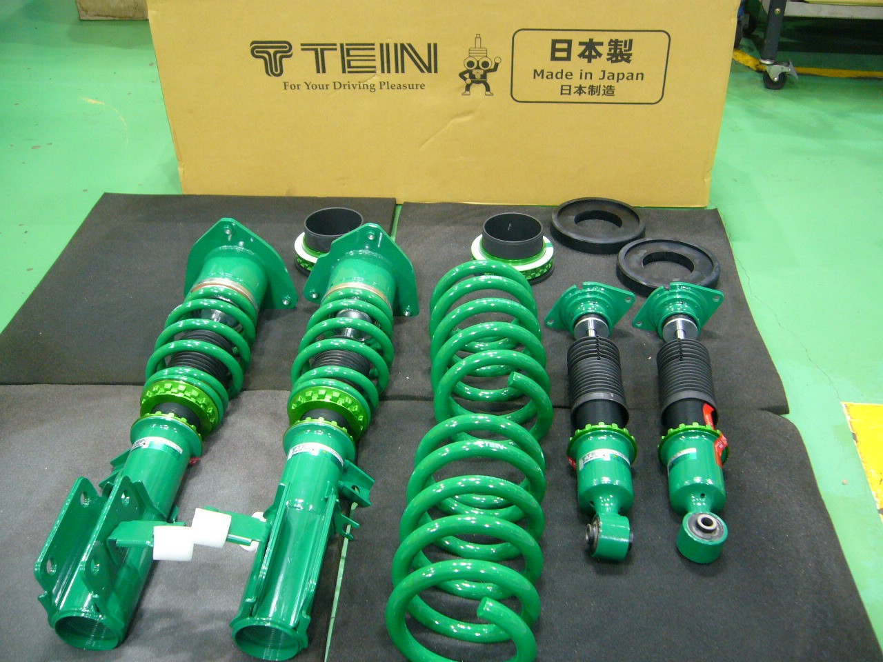 日産エルグランド TEIN FLEX-A & EDFC 取り付け | 店舗おススメ 日産エルグランド TEIN FLEX-A & EDFC 取り付け | 店舗おススメ