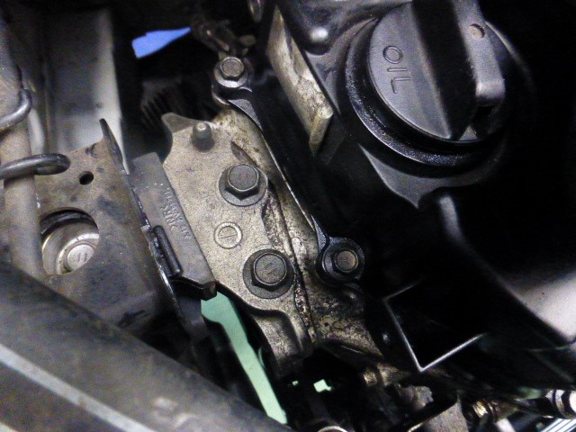 ダイハツ L375s タント オイル漏れ修理を行いました ダイハツ タント その他 その他 車検 サービス事例 タイヤ館 阿見 茨城県のタイヤ カー用品ショップ タイヤからはじまる トータルカーメンテナンス タイヤ館グループ