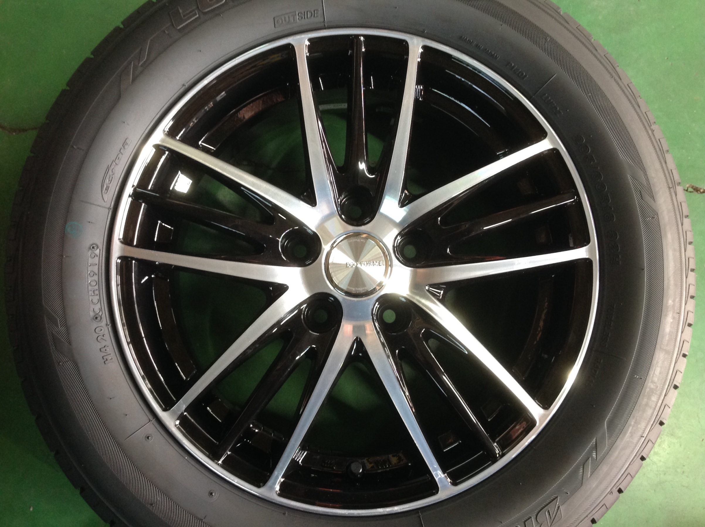 BRIDGESTONE ECO FORME CRS15 18インチ ECO FORME（エコフォルム）CRS15 | ホイール | 商品情報