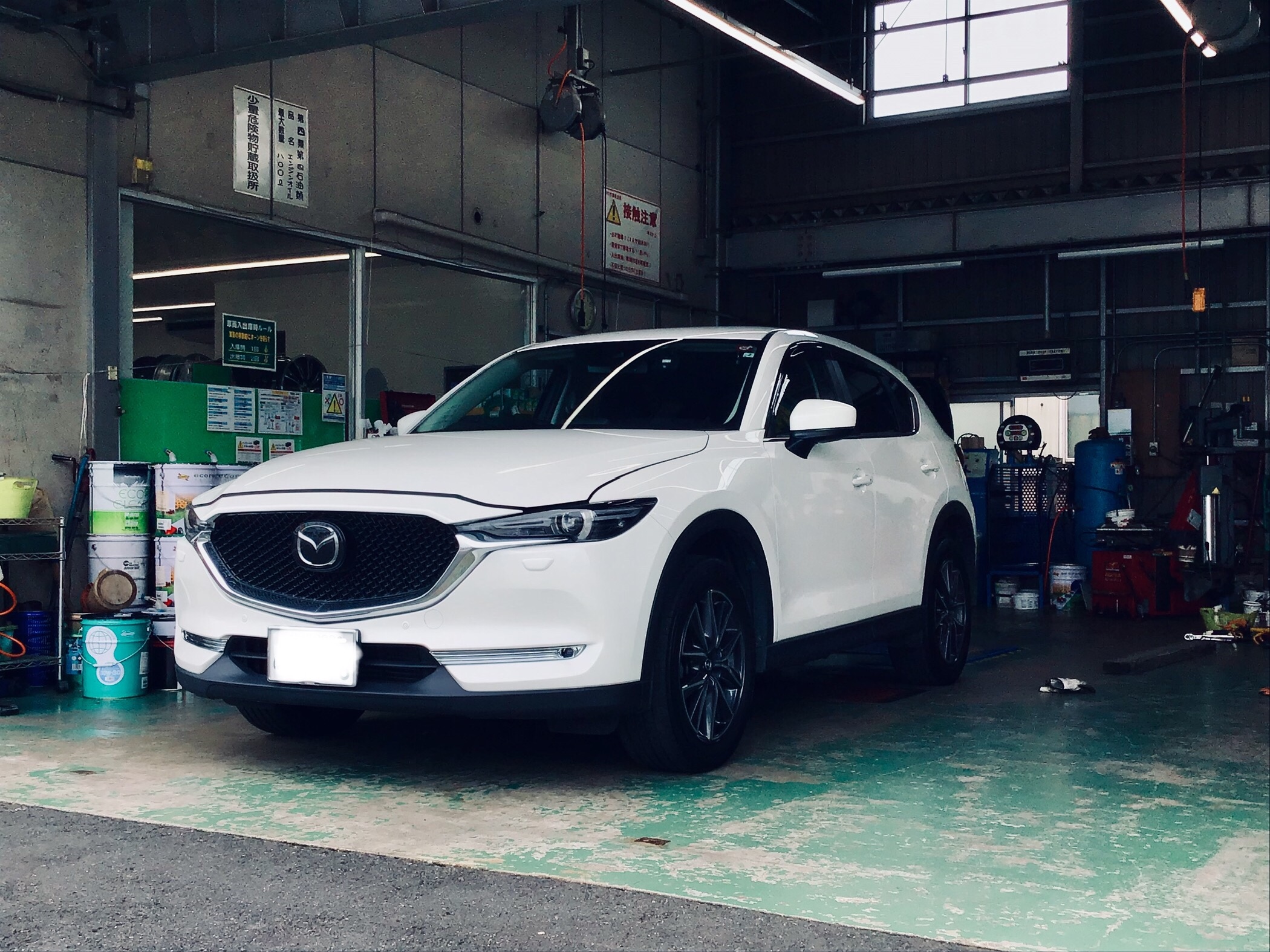 Mazda Cx 5 ディーゼル オイル交換 マツダ Cx 5 メンテナンス商品 オイル関連 エンジンオイル交換 サービス事例 タイヤ館 ２９４谷和原ｲﾝﾀｰ 茨城県のタイヤ カー用品ショップ タイヤからはじまる トータルカーメンテナンス タイヤ館グループ