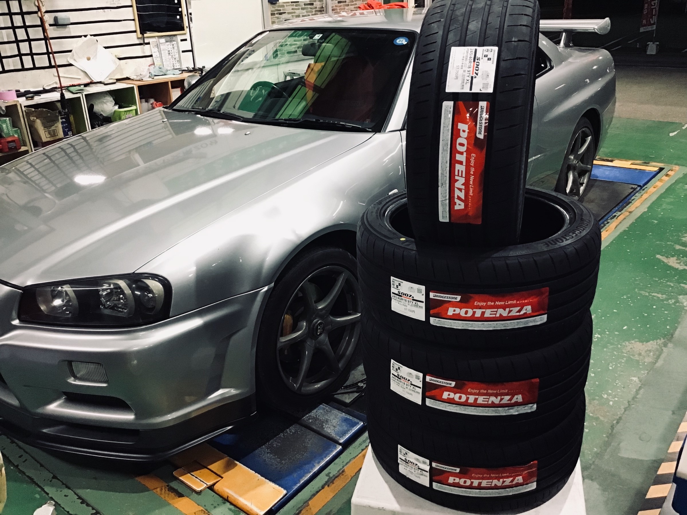 R34GT-Rのタイヤ交換をしました！！ | 日産 GT-R タイヤ タイヤ