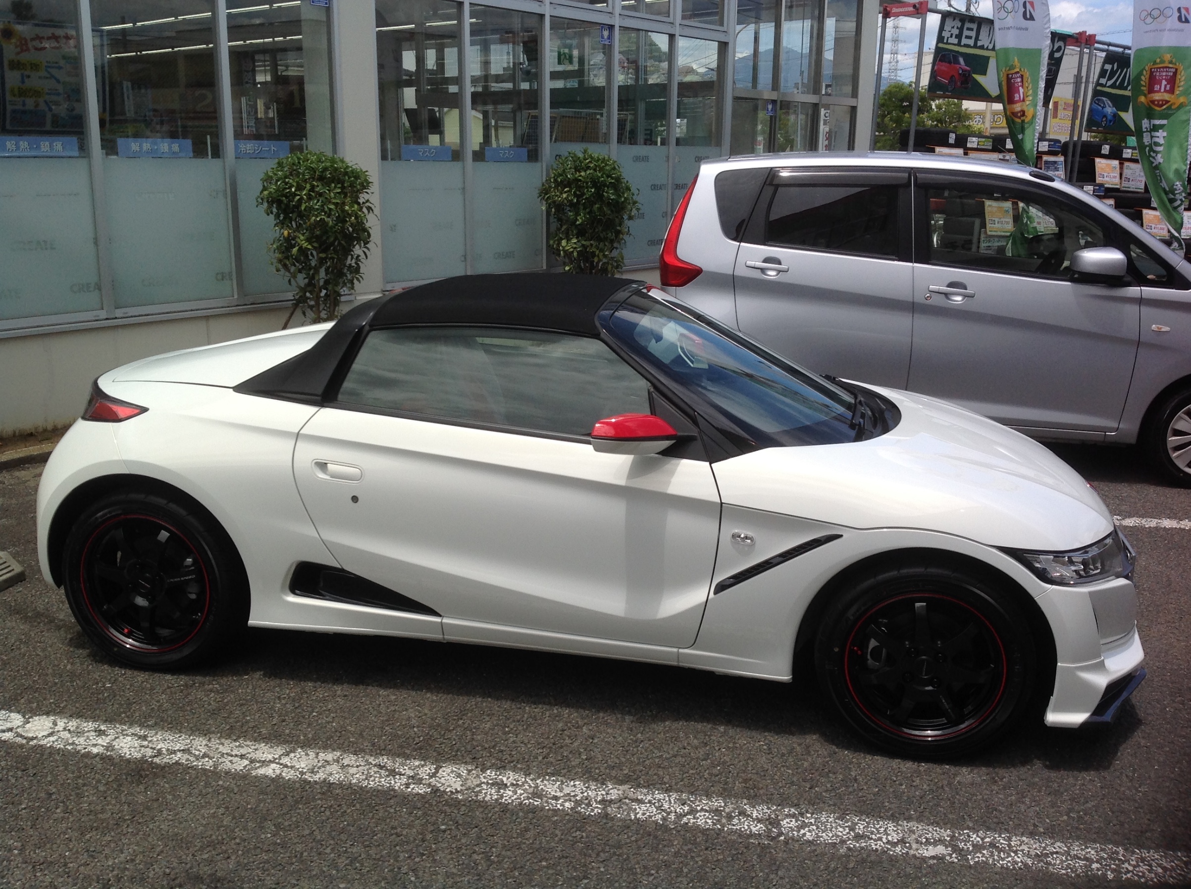 S660 マフラー交換 ホイール交換 ホンダ S660 ホイール パーツ取付 マフラー類メーター類取付 サービス事例 タイヤ館 平塚 神奈川県のタイヤ カー用品ショップ タイヤからはじまる トータルカーメンテナンス タイヤ館グループ