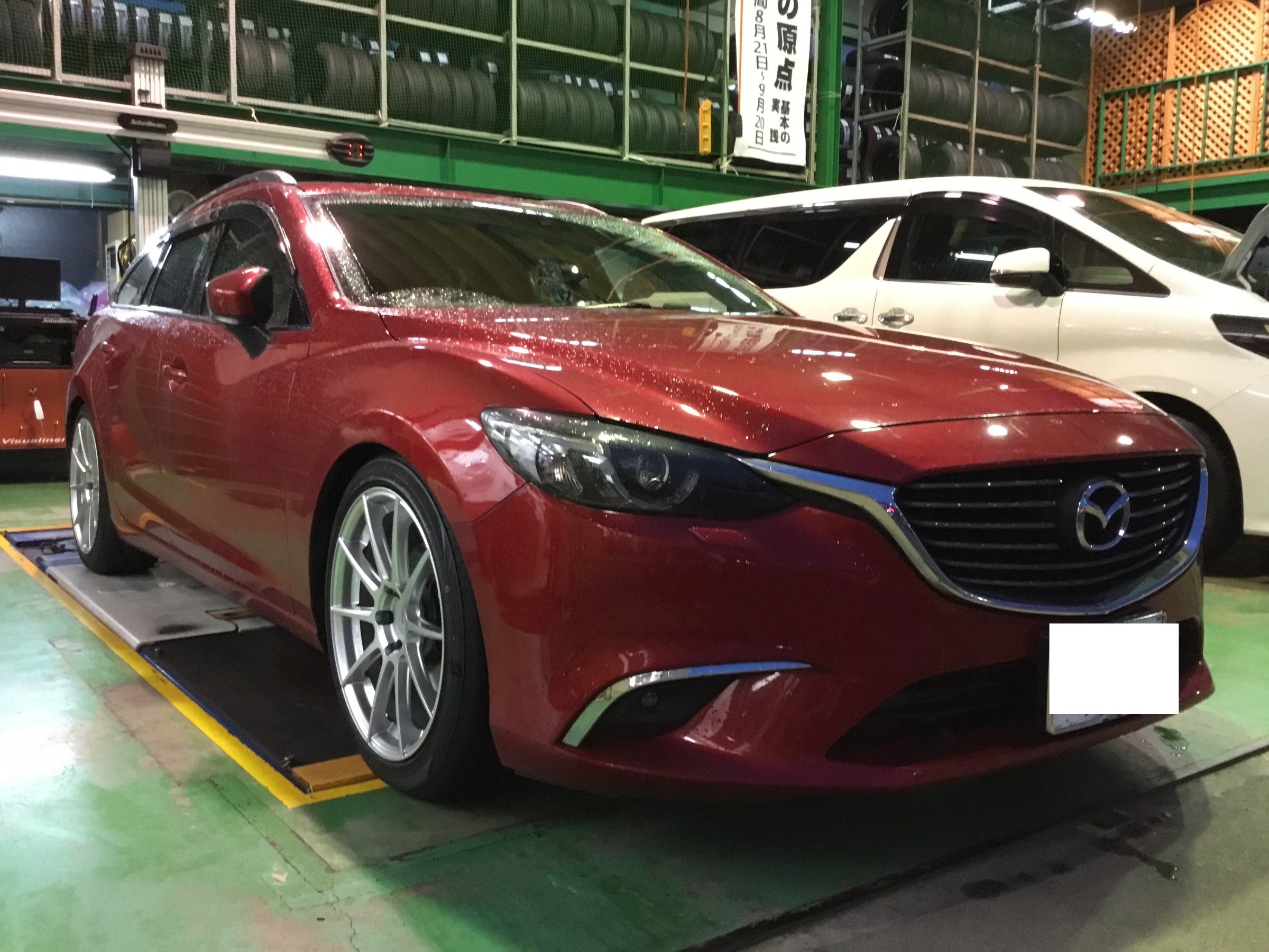 アテンザワゴンに Potenza Sw010 お取り付け マツダ アテンザワゴン ホイール タイヤ ホイール関連 タイヤ ホイール交換 サービス事例 タイヤ館 県庁前 新潟県のタイヤ カー用品ショップ タイヤからはじまる トータルカーメンテナンス タイヤ館グループ