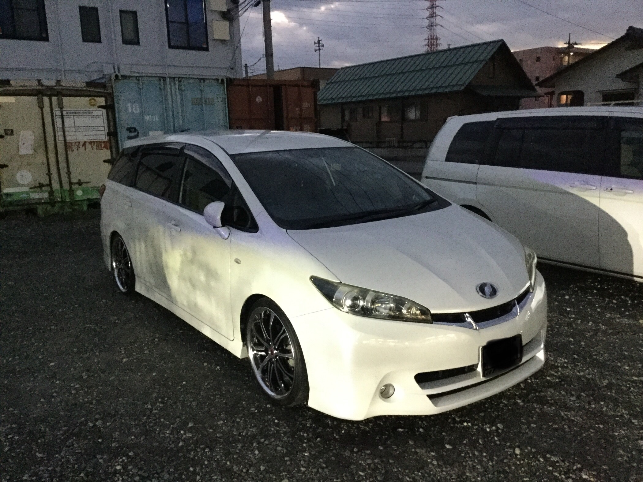 ウィッシュ車高調整作業させていただきました サービス事例 タイヤ館 こせ タイヤからはじまる トータルカーメンテナンス タイヤ館グループ