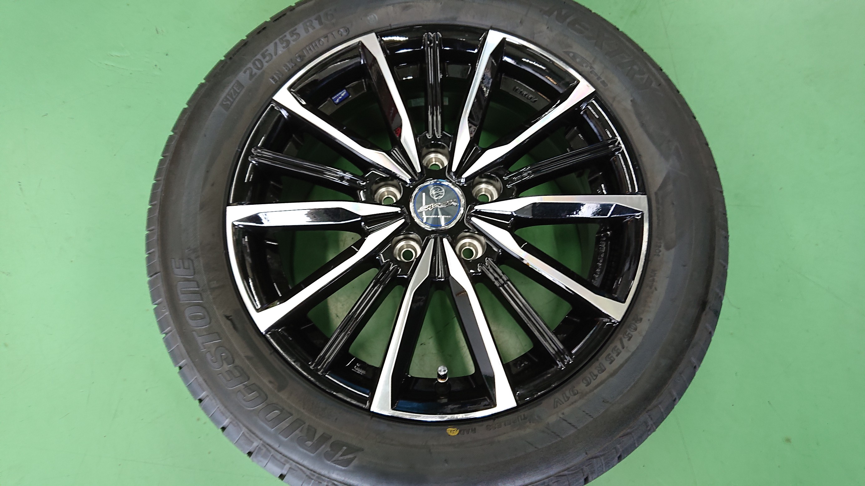 ホンダ Rf型ステップワゴン ホイールセット ホンダ ステップワゴン ホイール タイヤ ホイール関連 タイヤ ホイール交換 サービス事例 タイヤ館 西船橋 千葉県のタイヤ カー用品ショップ タイヤからはじまる トータルカーメンテナンス タイヤ館グループ