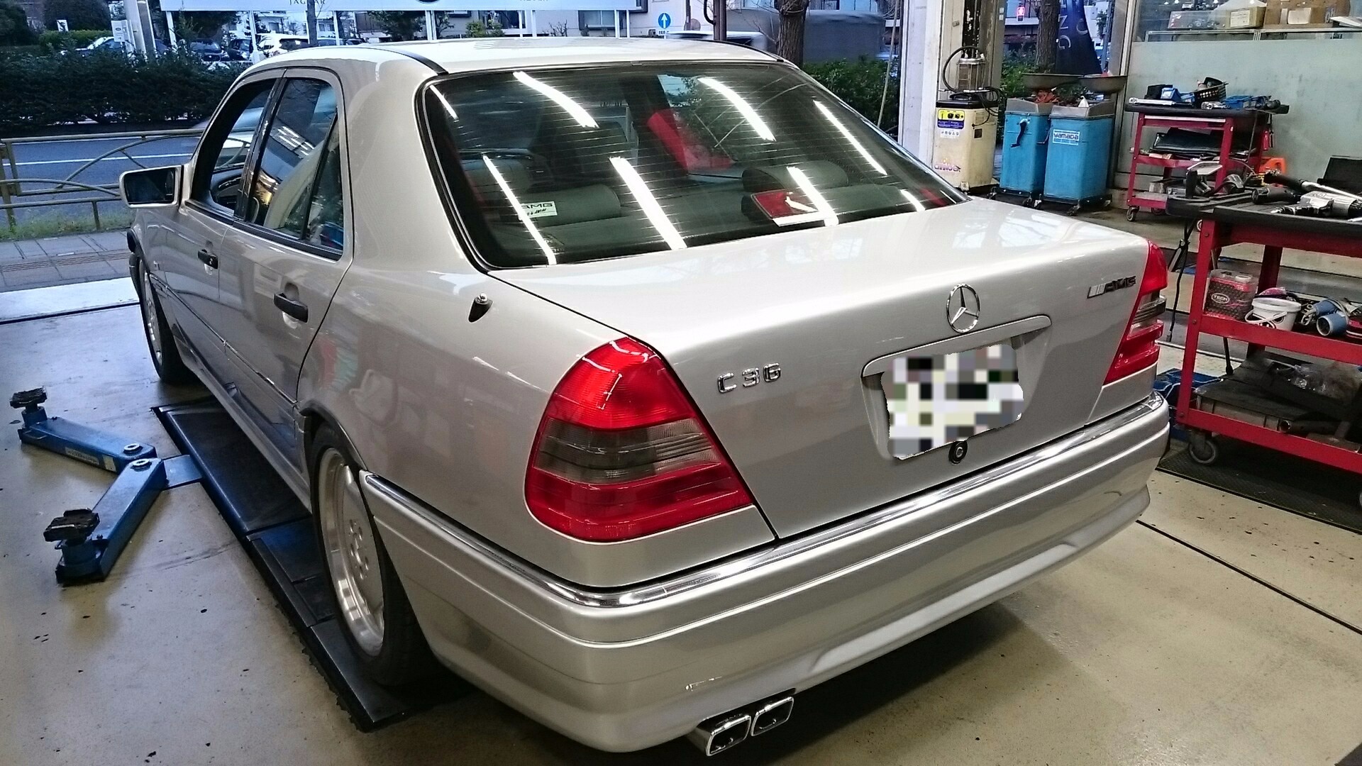メルセデス・ベンツ W202 C36AMG オイル交換！ | AMG メンテナンス商品